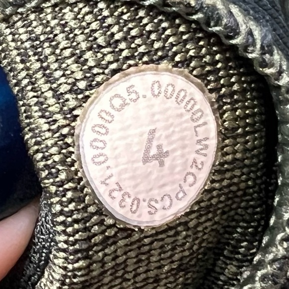 Lululemon Ebb to Train High Neck Longline Sports Bra in Rainforest Green 4 - Picture 6 of 6